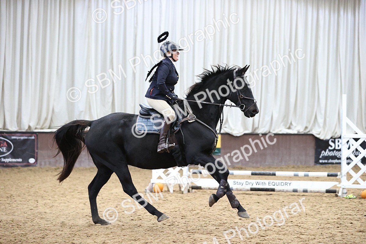 SBM_001473 - Class 3 - Horse & Hound 60cm