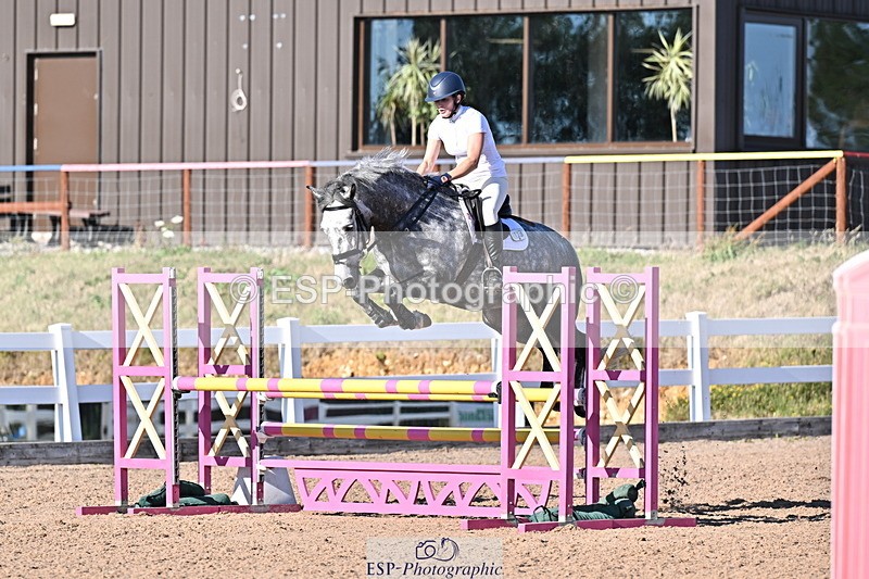 250708A-183002-00547 - 90cm Classes