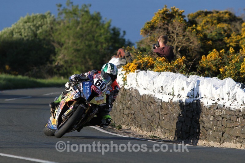 Peter Hickman* BMW / Ice Valley by Motorsave Trade - Monday Practice Solos