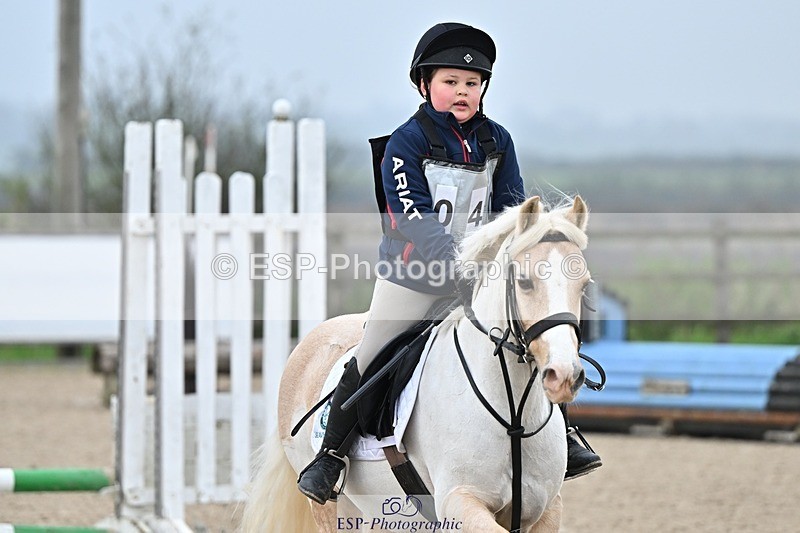 241110-101406-00224 - 40cm Showjumping