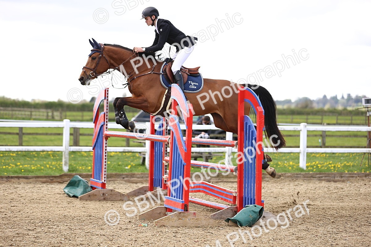 SBM_004009 - Class 17 - Senior Newcomers - 1.10m