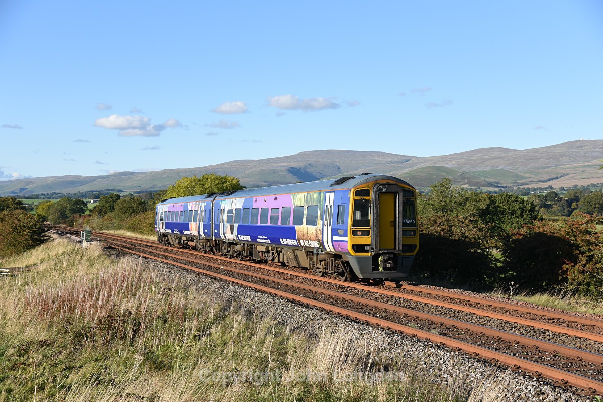 JL - 28.9.18 158850 1619 Carlisle - Leeds Town End Farm - Town End Farm