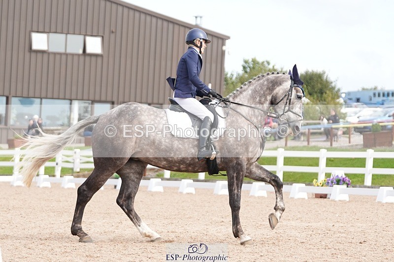 250906-113518-01642 - 008-Caroline.LynchHio.Easter.Rose