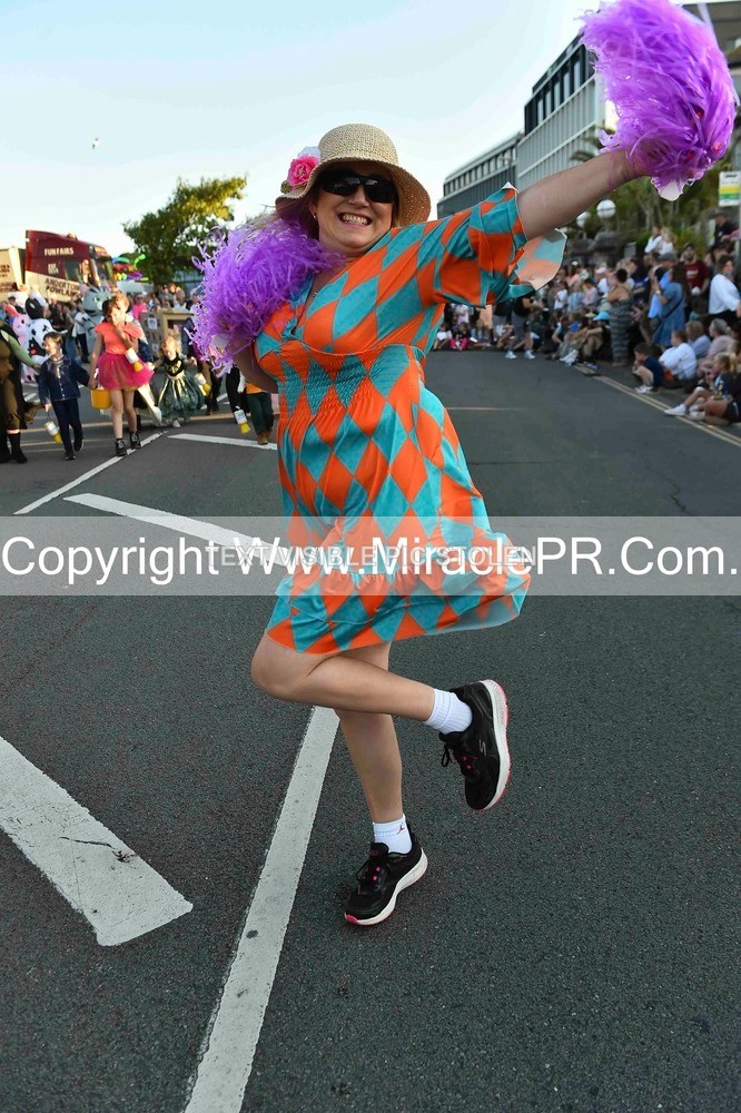 SH4_3682 - Carnival Procession.