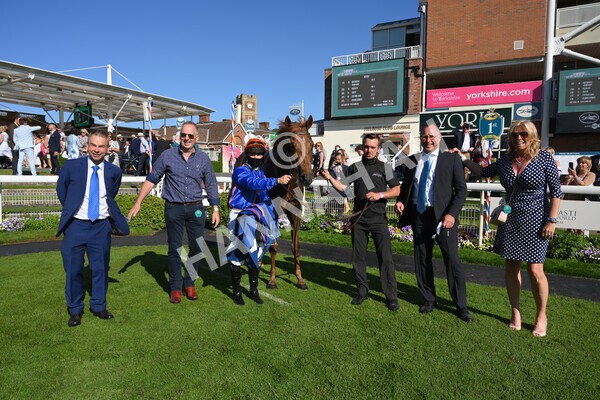 yr12062021r7-43 - Race 7 5.25pm Sky Bet Stakes