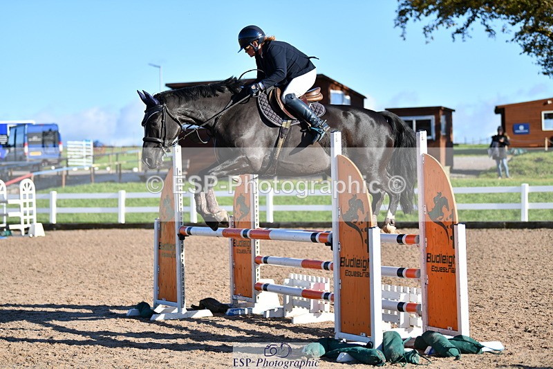 231110A-133510-00613 - Cls 5 Newcomers & 1.10m Open