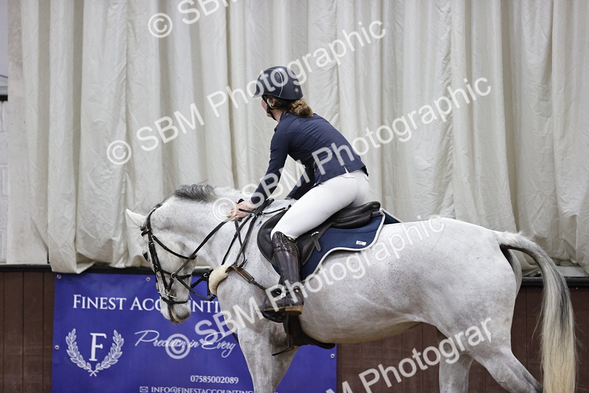 SBM_001164 - Class 4 - Senior Newcomers/ 1.10m Open
