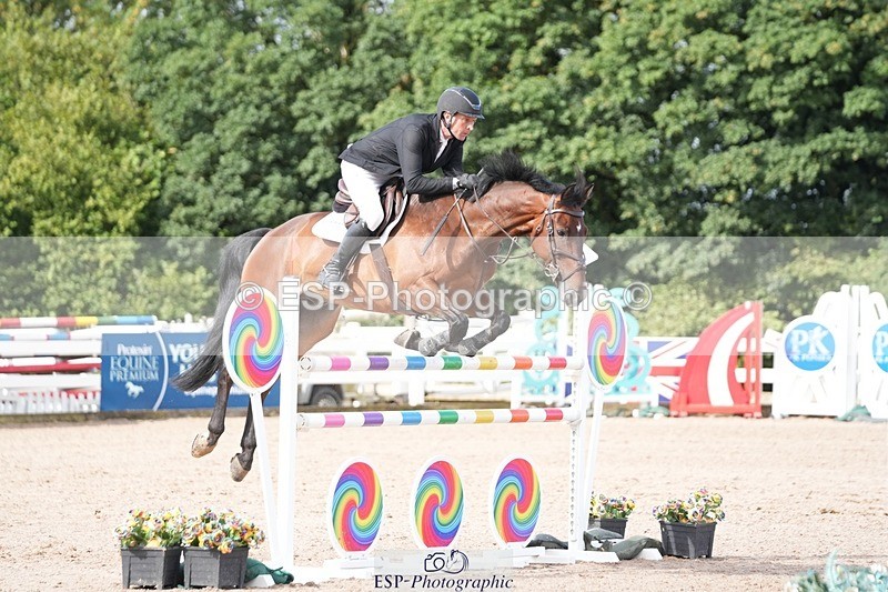 250720-094318-18208 - Cls16, 1 Star Silver Tour Accumulator