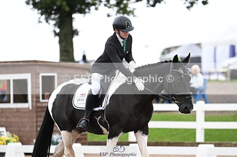 250907-120242-07352 - 020-Leo.De-ValentinoBarfields.Cosmopolitan