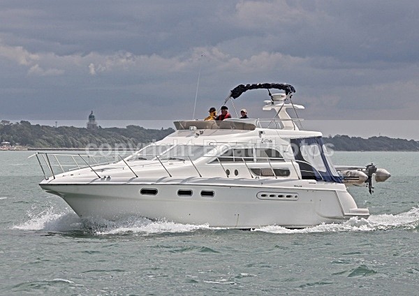 090709 CALLISTO IMG_8567 - Flybridge Cruisers