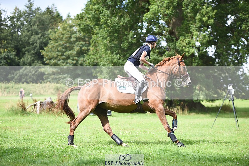 240804-103744-10799 - 353-Maja_Hullah-ORANJE_SPR