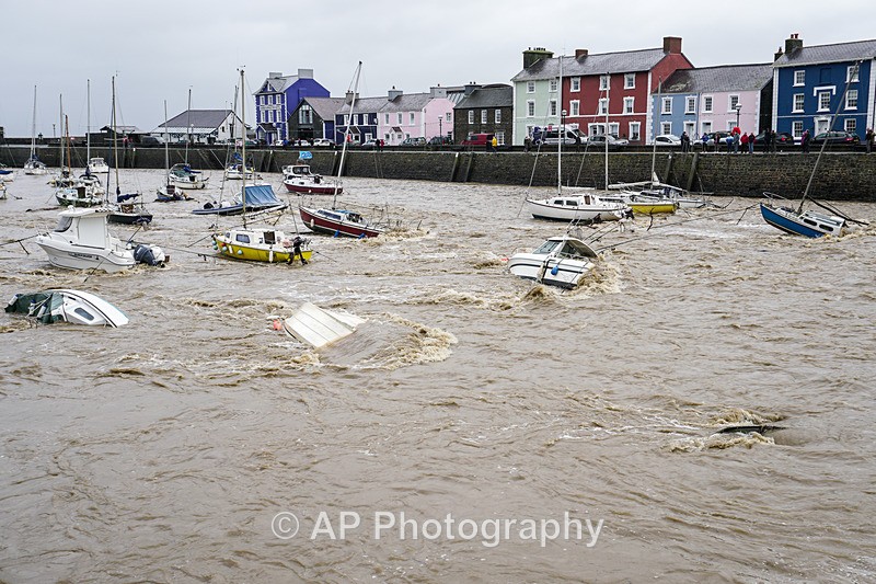 ACP04716-1 - Aberaeron Harbour, during storm Callum 13/10/2018