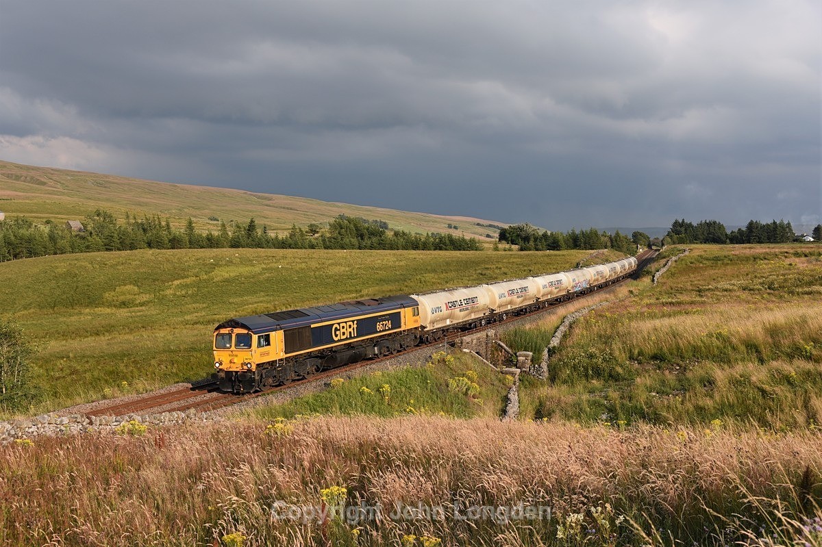 JL - 4.8.21 66724 6S00 Clitheroe - Carlisle Yard, Ais Gill - Ais Gill (road bridge northbound)