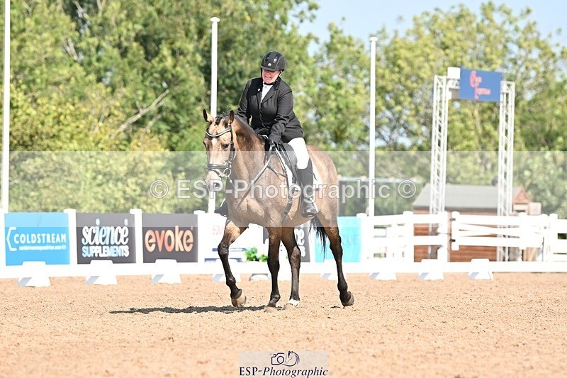 250816-105752-03258 - 093-Jocelyn.GilmoreSpring.lily