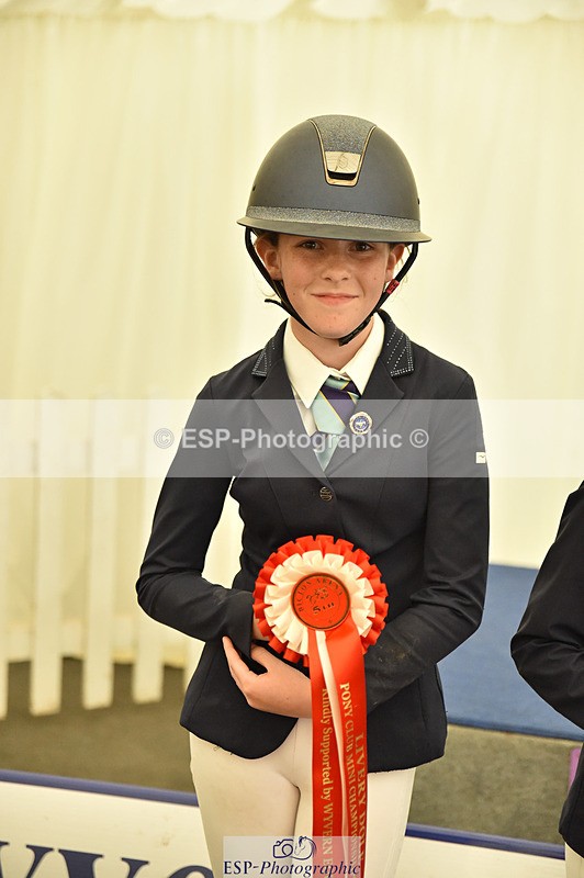 240823X-170820-20004 - 70cm Presentations