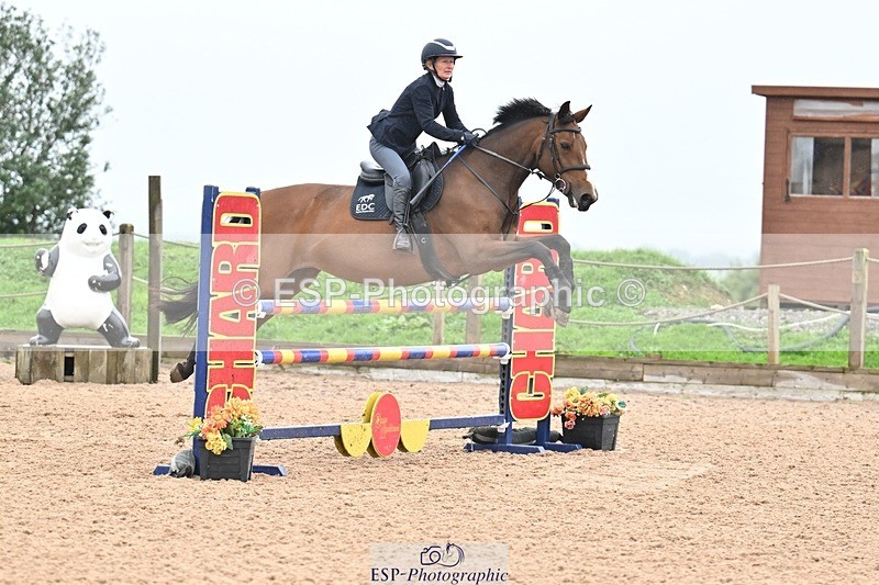 251003-113035-00465 - Cls 2 Newcomers and 1.10m