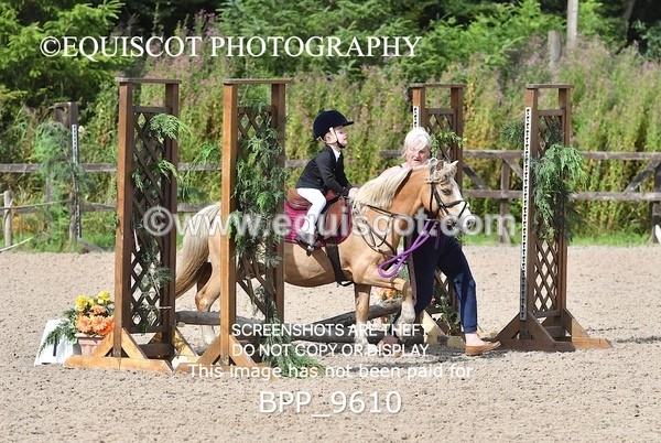 BPP_9610 - CLASS 1 SAT Derby Show Jumping 20CM,