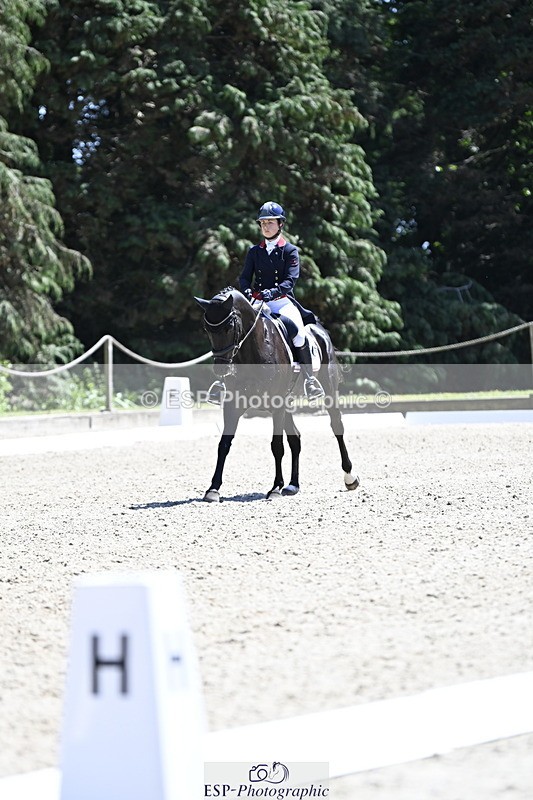 250522A-141430-04307 - D-409-Kirsty.Chabert-HERALDIKS.GIRL.OPPOSITION