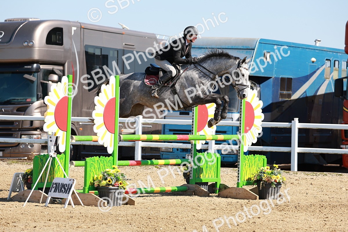 SBM_004616 - Class 17 - Senior Newcomers - 1.10m