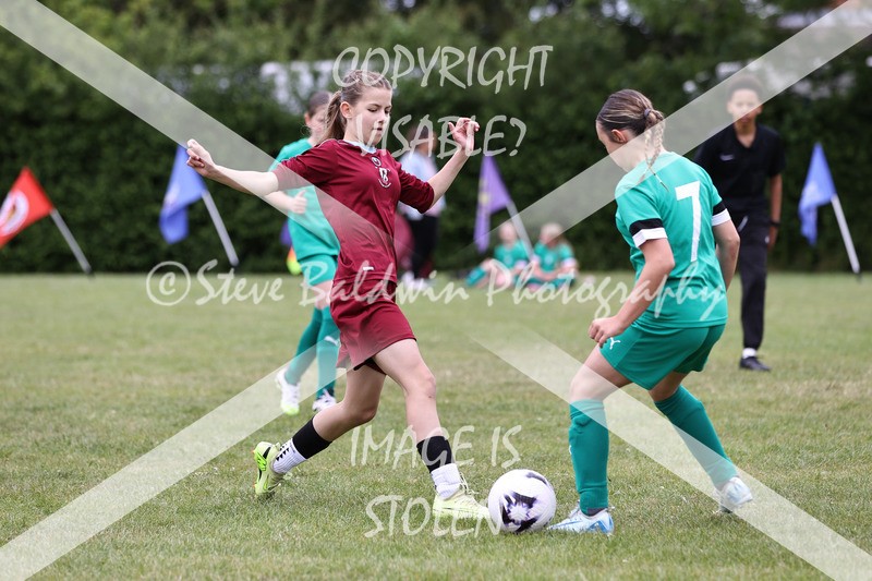1DX31959 - Covingham Park V Tadpole Farm