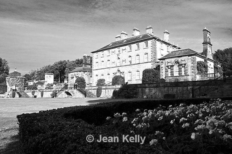 Pollok House, Glasgow - 7277 bw - Black and white