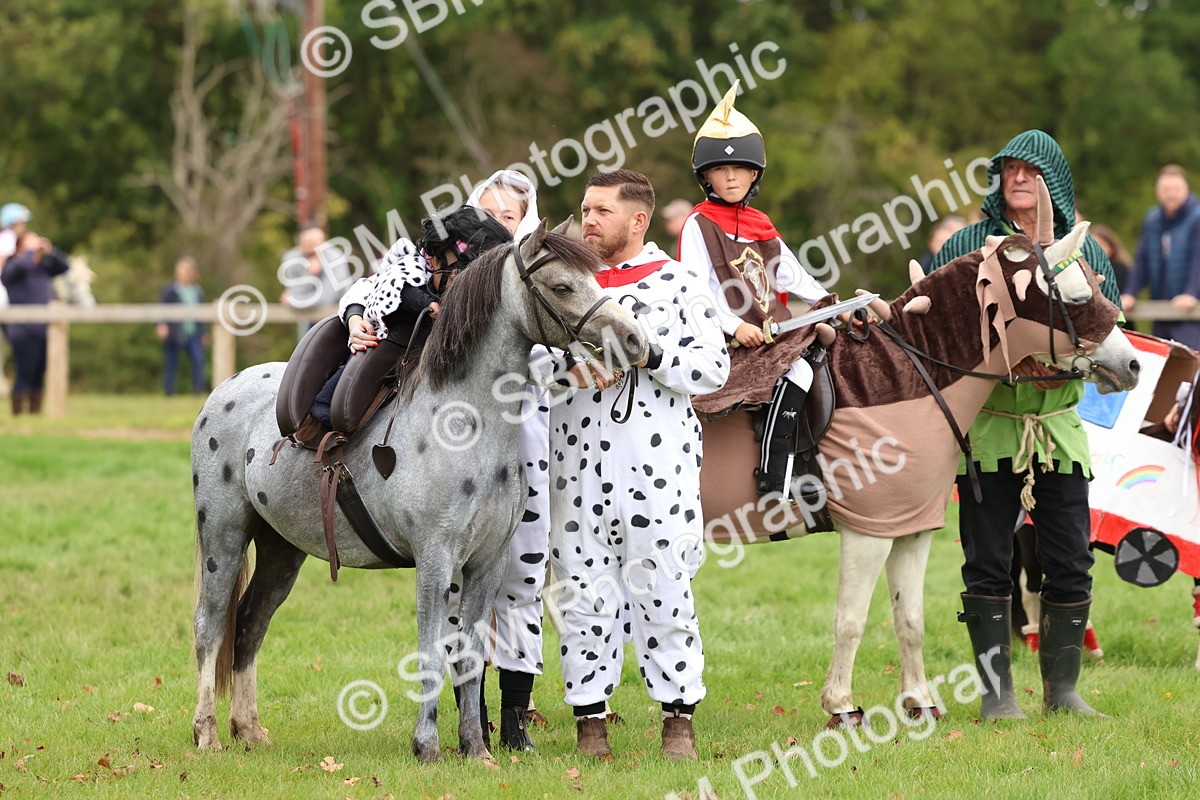 SBM_61694 - S37a - Fancy Dress Showing
