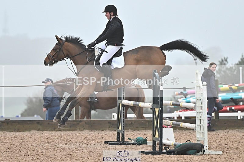 241103A-103526-06690 - SUN Cls 18 British Novice and 90cm Open