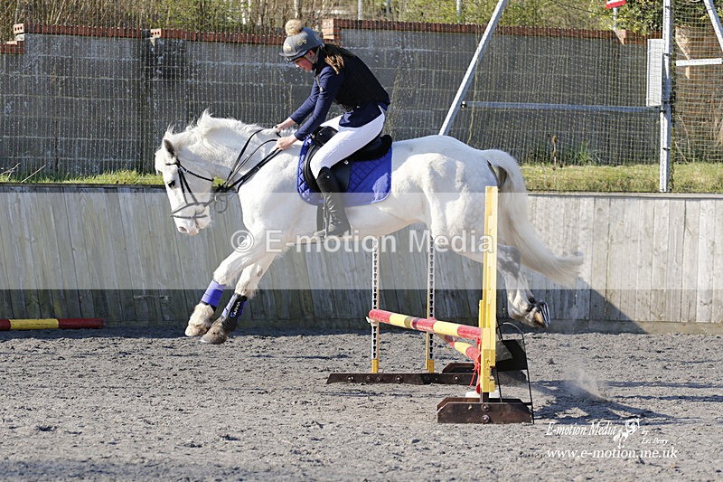 _EST0104 - Bourne Valley Riding Club Winter Showjumping 27/03/22