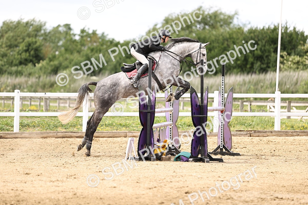 SBM_003452 - Class 11 - Senior Newcomers - 1.10m