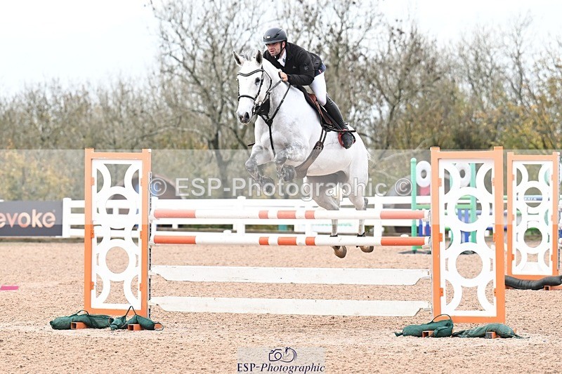 251105-143057-00893 - Cls 06 Fox & 1.20m