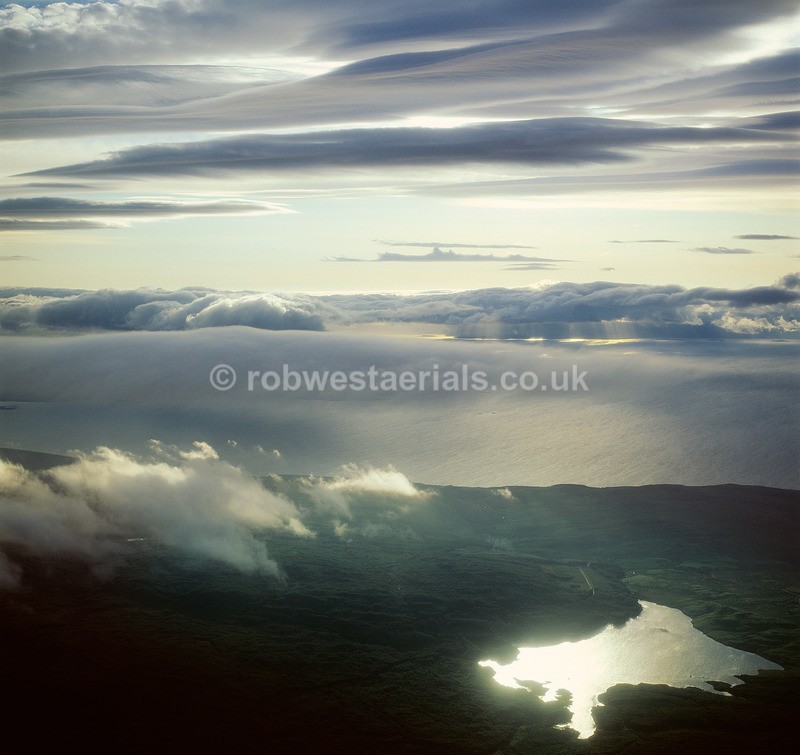 A15BX2 The Atlantic weather over the Sound of Gigha - West and south coastlines