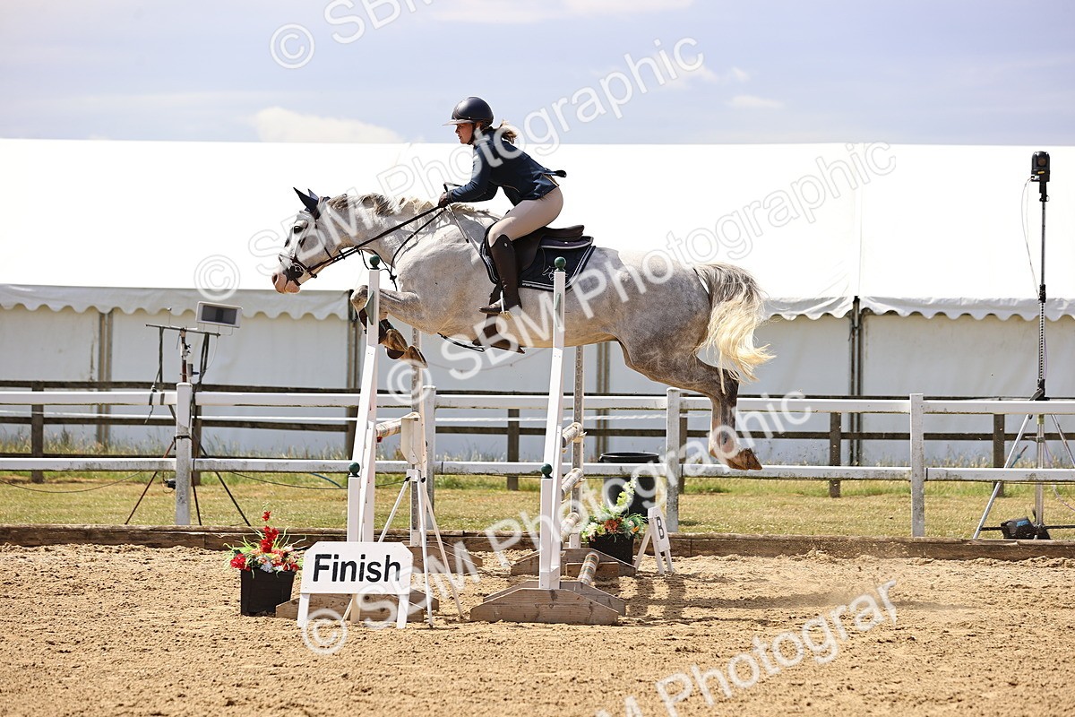 SBM_009844 - Class 8 - Senior Newcomers - 1.10  Open