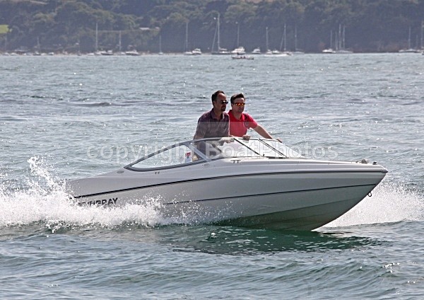 090808 STINGRAY IMG_5354 - Speedboats
