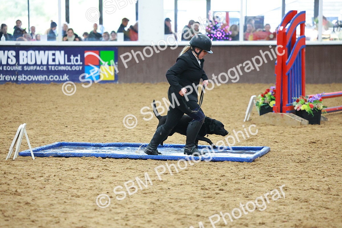 SBM_002464 - Class 3 - Horse & Hound (60cm)