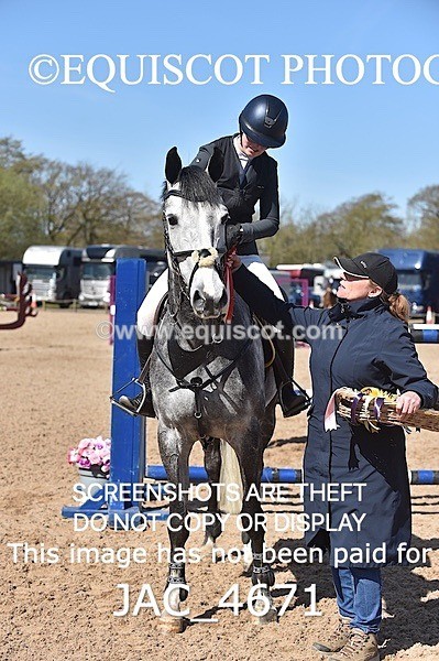 JAC_4671 - CLASS 11 SAT Andrew Hamilton Coach, RHS Foxhunter Championship Qualifier
