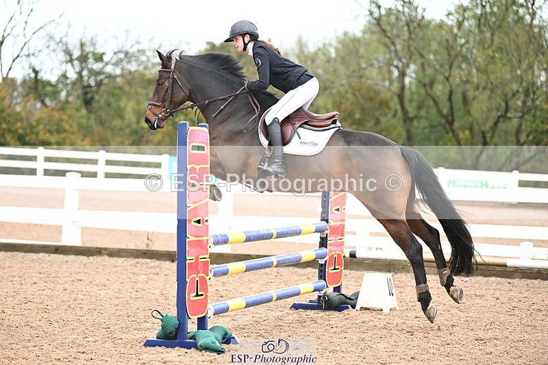 241023A-111741-00509 - Cls 1 British Novice and 90cm Open