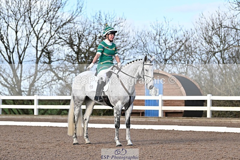 241214-111939-01372 - 105-Janine.Paterson-Machas.Grey