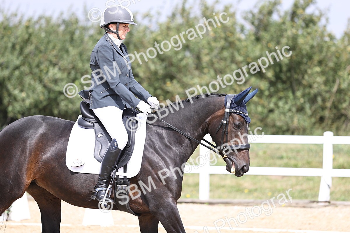 SBM_016896 - Class 14 Novice 23 - 11.53-12.56