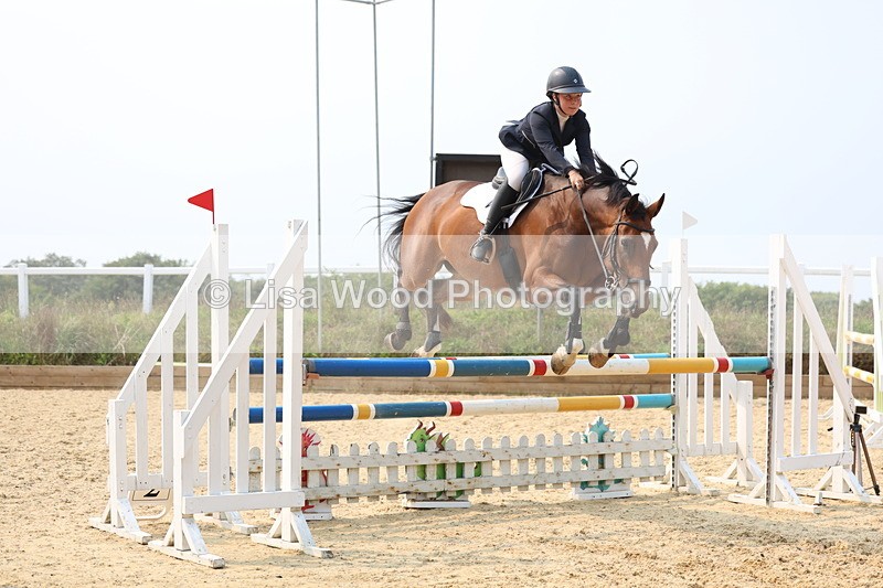 3E7A2599 - Class 8: Senior Newcomers/1.10m open