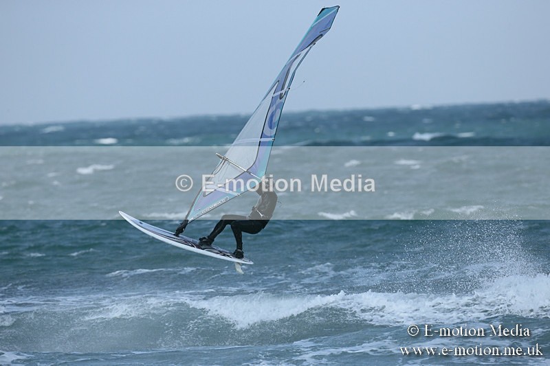 WS 020413-165 - Windsurfing