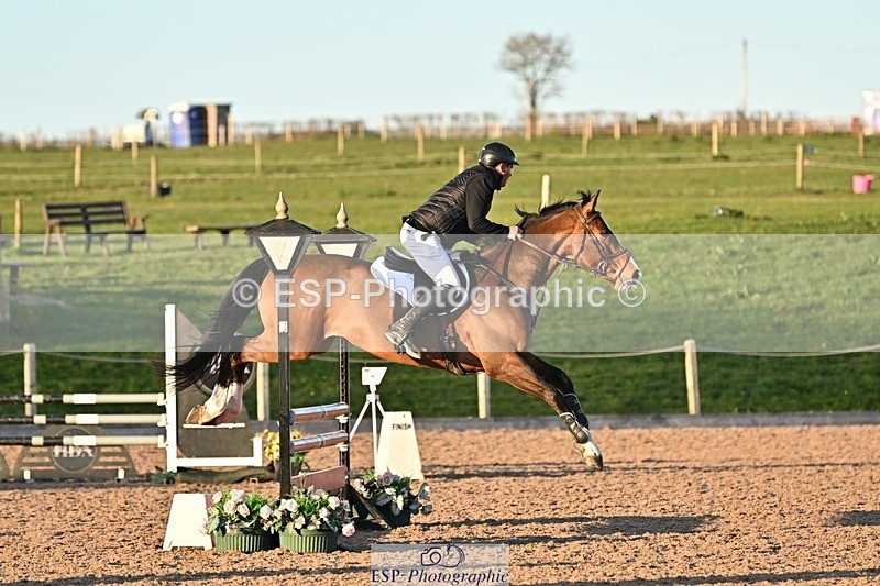 250401-185648-00842 - 90cm Classes