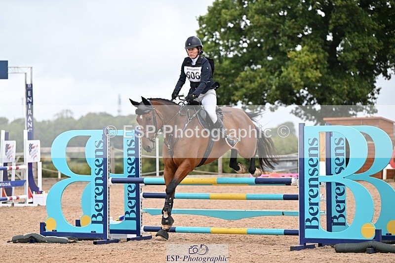 250831-120425-08076 - M-606-Caroline.Howie