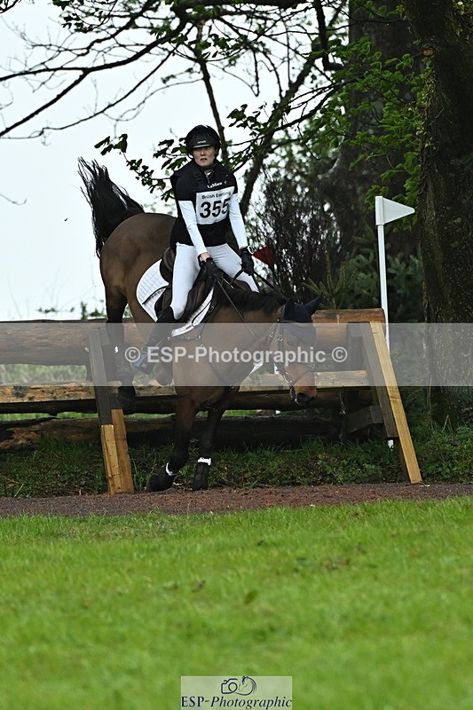 250418-160746-07091 - 355-Xanthe.Baylis-MONBEG.BY.MAGIC