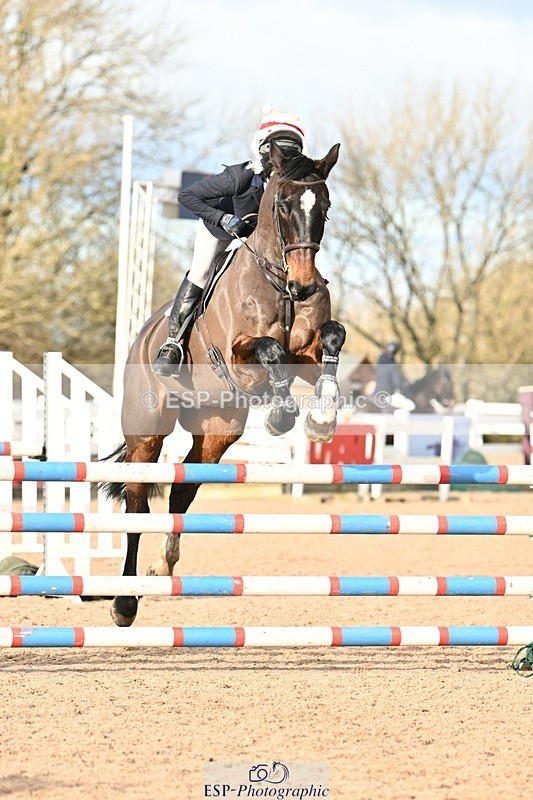 241208-131155-01711 - Cls 21 Newcomers and 1.10m Open