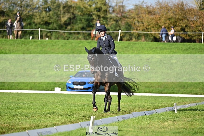 251024A-100941-07989 - F-452-Suzy.Stoneman