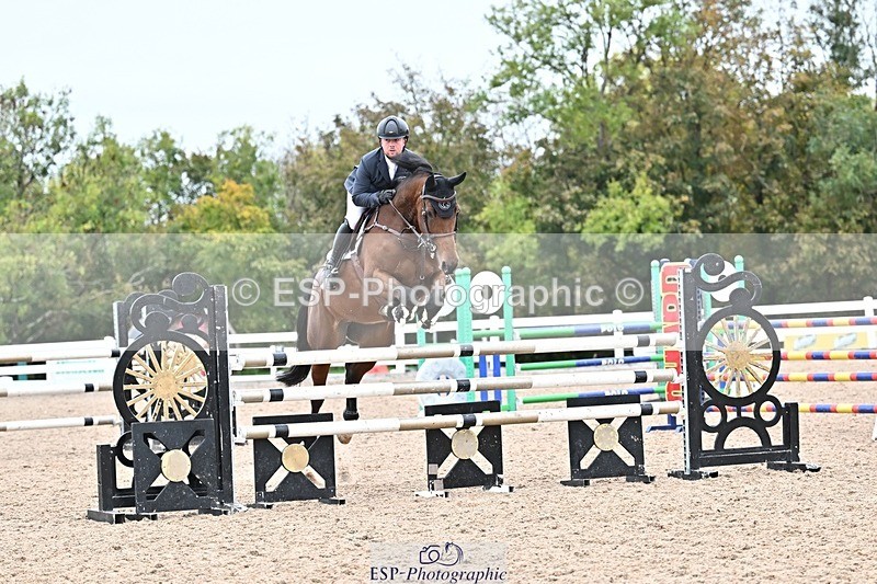 251015-130224-00470 - Cls 4 Newcomers and 1.10m Open