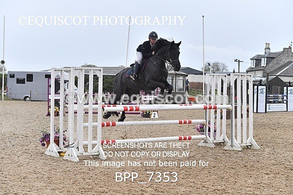 BPP_7353 - CLASS 9 FRI  Senior Newcomers/ 1.10m Open