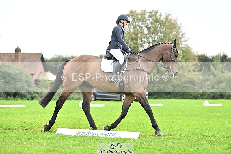 241024-143019-04313 - 582-Courtney.Romcke-JD.ON.THE.ROCKS