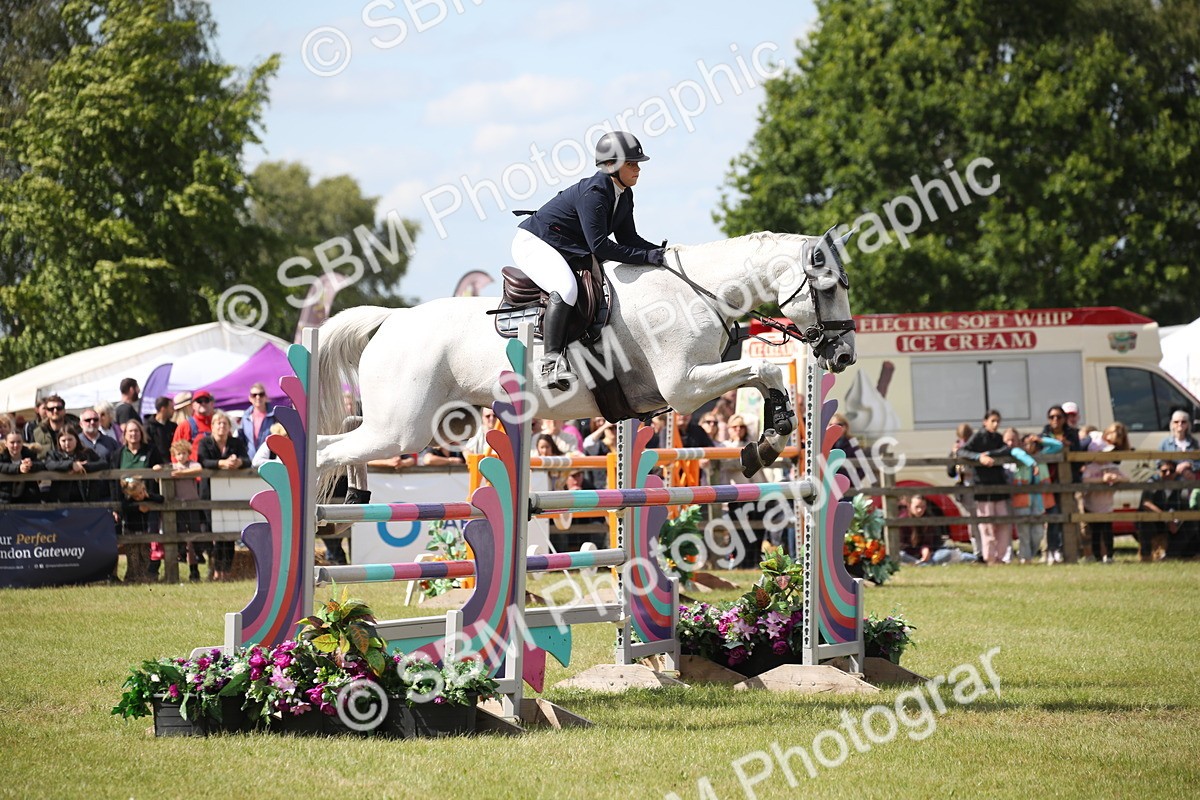 SBM_17530 - Class 208 - Senior Foxhunter 1.20m Open