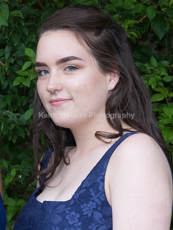 7SKJ0360-2 - Katie Doyle and friends Pre Prom